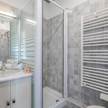 Athena - Welkeys Bandol